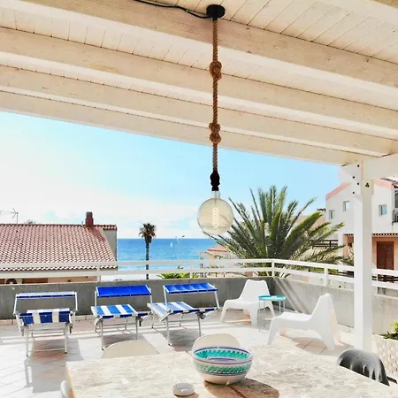 Beachfront Rooms Marina Di Ragusa Exterior photo