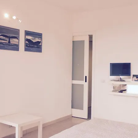Beachfront Rooms Marina Di Ragusa Exterior photo