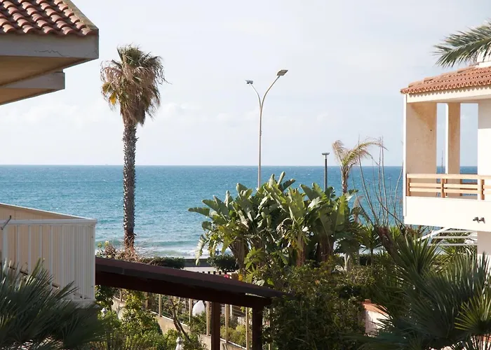 Beachfront Rooms Marina Di Ragusa